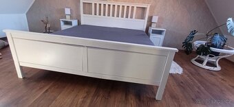 Manželská postel a noční stolky Ikea - 4