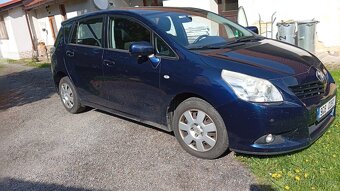 Toyota Corolla Verso - 4