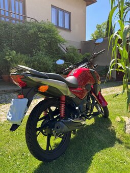 Honda CB 125F - 4