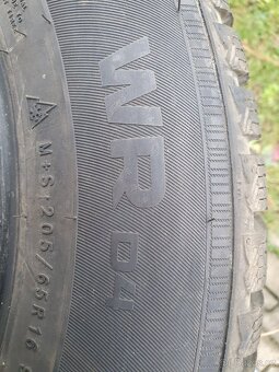 205 65 r16 nové zimní pneu Nokian 4ks, vzorek 8,25mm - 4