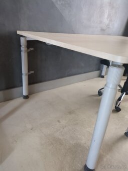 Kancelářské stoly a komoda - 4