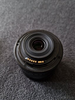 Canon EF-S 10-18mm f/4.5-5.6 IS STM - 4