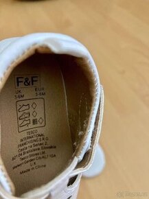 Bílé botičky pro holčičku vel. 3-6 měsíců, stélka 11 cm - 4