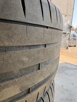 Michelin 245/40R19 - 4