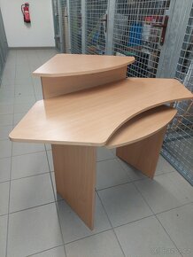 Rohový psací stůl - 4
