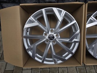 5x112 R18 Škoda Avior Octavia IV Nepoužite - 4