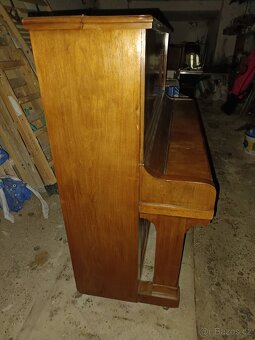 Piano Petrof - 4