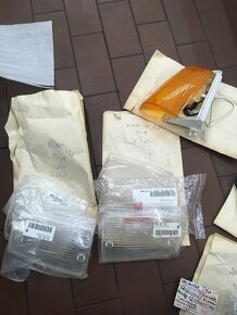 Prodám blinkry a zadní světla, mlhovku, sklo - 4