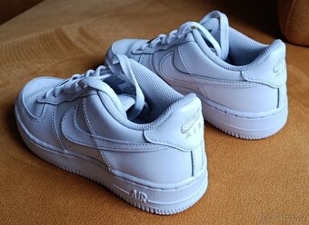 Tenisky značky NIKE AIR FORCE 1 - 4