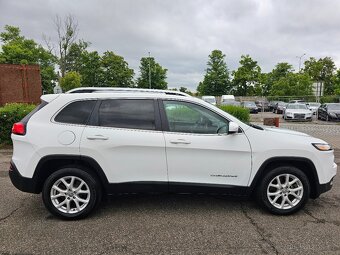 JEEP CHEROKEE 2016 3.2 V6 202kW LATITUDE,NAJETO 100 000KM - 4