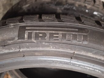 Prodám zimní pneu 235/40/18 Pirelli - 4