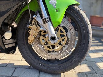 Kawasaki Zx7r - 4
