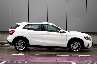 Mercedes-Benz GLA 180 A/T - 4