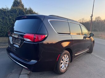 Chrysler Pacifica 3,6 RU 8 míst Kůže 2017 - 4