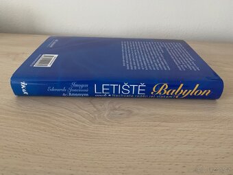 Letiště Babylon - Imogen Edwards-Jones ✈️ - 4