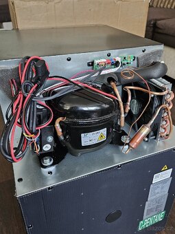 Vestavná kompresorová autochladnička 50L 12V a 24V - 4