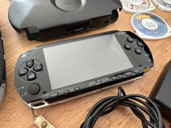 PSP Play Station Portable, kryty, hry - 4