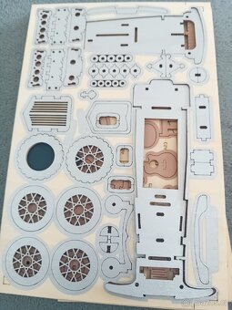 RoboTime dřevěné 3D puzzle veterán - 4