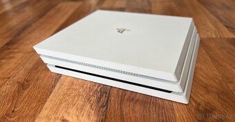 Sony Playstation 4 Pro 1TB (CUH-7216B) bílá - 4