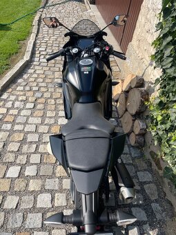 Yamaha YZF-R 125 - 4