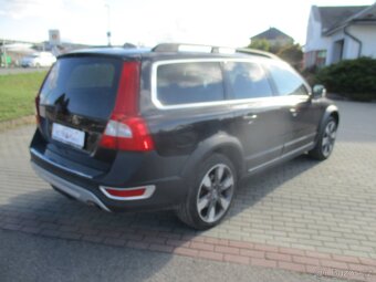 VOLVO XC70 2,4D5 151kw AWD SUMMUM GPS Radar 2011 - 4