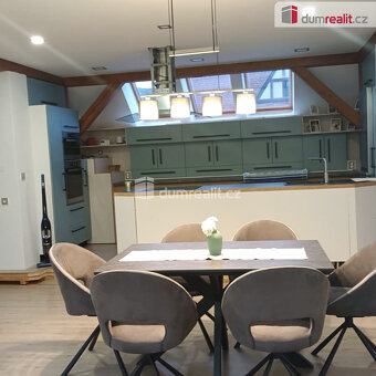 prodej impozantní vícegenerační vily z dob 1. republiky, Ned - 4