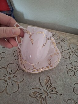 Šálek z růžového porcelánu - 4
