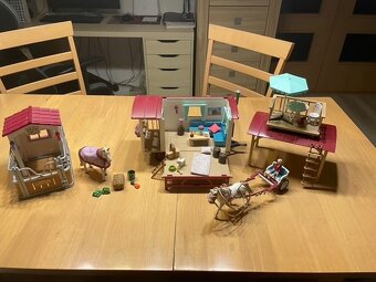 SCHLEICH Karavan + SCHLEICH Stáj + SCHLEICH Kočár - 4