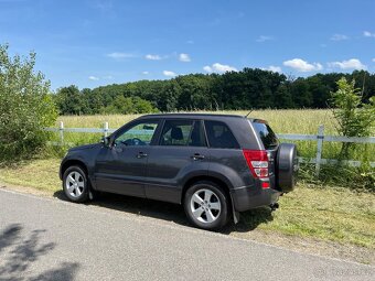 Suzuki Grand Vitara 2.4 - 4