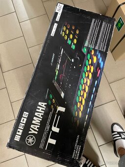 Yamaha TF-1 mixpult - 4