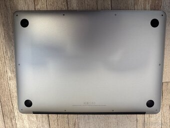 Apple MacBook Air 13" 2017 i5, 8GB RAM, 128GB SSD - 4