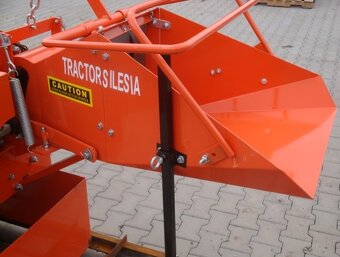 Štěpkovač WC-8 za traktor, pomocník na dřevo - 4