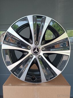 Mercedes R18 - 4