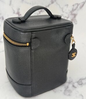 Chanel Caviar Vanity Case - 4