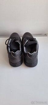 Nové služební polobotky PČR – Gore-Tex, vel. 44 - 4