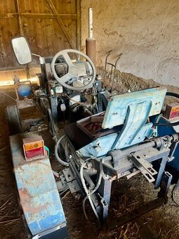 Malotraktor domácí výroby s nářadím - 4