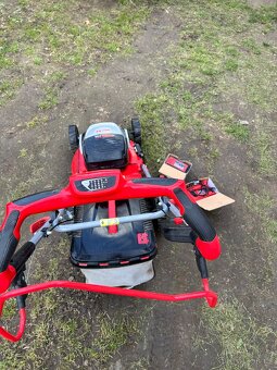 Sekačka na trávu zánovní AKU plus baterie - 4