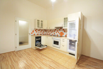 Pronájem bytu 2+kk na rozhranní Vinohrad/Žižkova, ul. Bořivo - 4