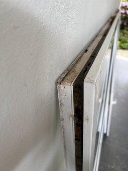 Okno plastové (bez rámu) - 2 kusy - 4