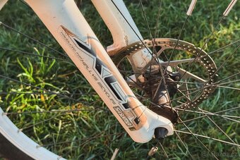 Horské kolo Kellys Magnus XC - výbava Shimano SLX/DEORE - 4