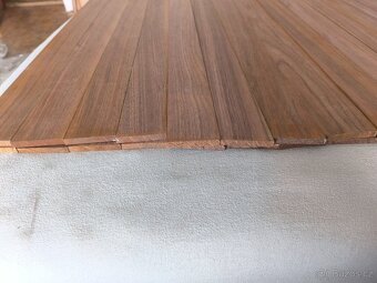 Prodám masivní orešakové obklady - 4