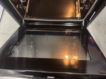 Nerezová vestavná trouba bosch - 4