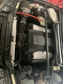 BMW e46 cupe, 4,4 V8 240 kW - 4