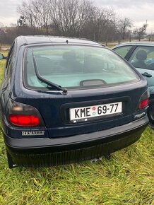 Renault Megane 1.4 8V - 4