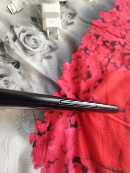 Oppo reno 2 zánovní - 4