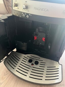 De'Longhi Magnifica ESAM 3000.B. - 4