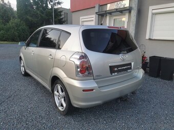 Toyota Corolla Verso 2.2 D-CAT 7 míst - 4