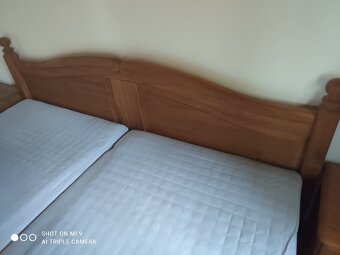 Prodám dřevěnou manželskou postel - 4