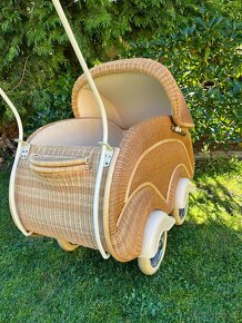Proutěný RETRO kočárek pro miminko - 4