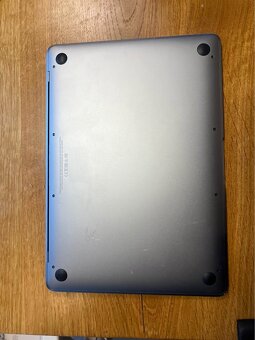 Apple Macbook 12" A1534 – Intel i7, 256 GB SSD, 8 GB RAM - 4